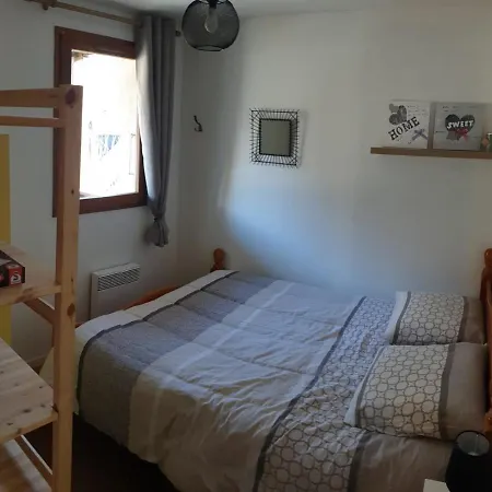 T2 Vue Sur Les Montagnes A 1* Apartamento *
